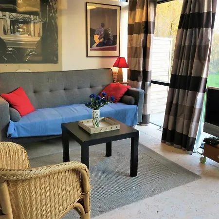 Charmante Maisonnette Avec Jardin A 400m De La A Tregastel, Wifi Gratuit Et Parking. - Fr-1-368-211 *
